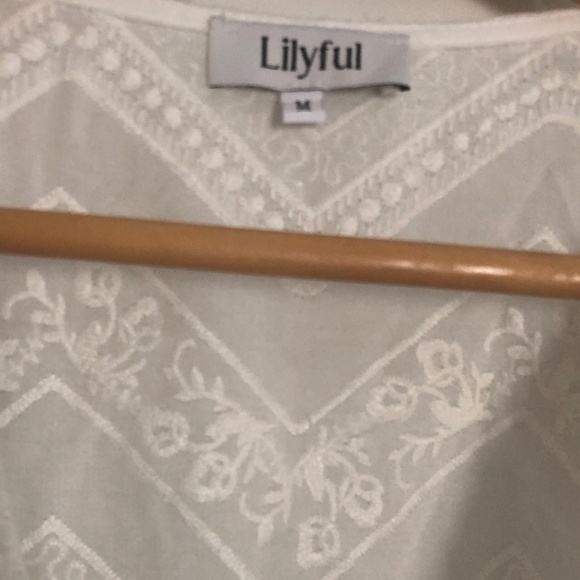 Lilyful Front TIe White Elbow Length Sleeve Summer Top - Picture 4 of 4